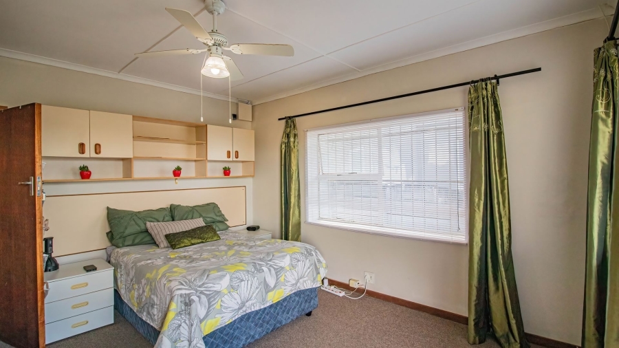 3 Bedroom Property for Sale in Sunrise On Sea Eastern Cape